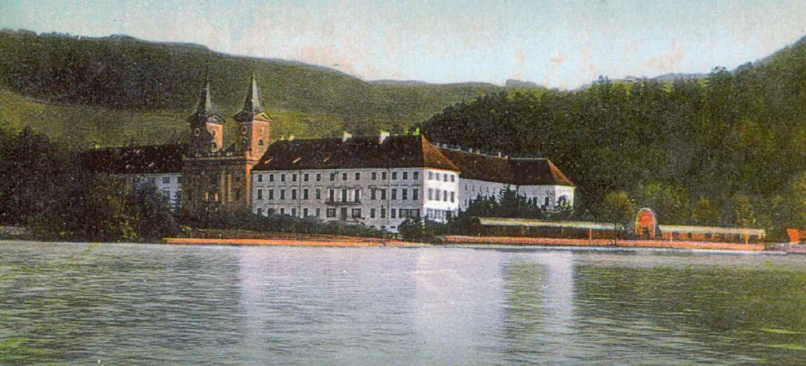 Postkartenmtiv - Schloss Tegernsee mit Laubengang